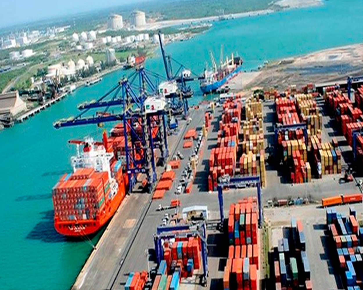 Otro ejemplo de este tipo de proyectos en sitios de humedales es el de Holanda, donde se construyó una Central Eléctrica de Carbón (RWE) y un Desarrollo industrial en el puerto de Rotterdam. Inclusive en Mühlenberger Loch, Alemania, donde la empresa Airbus fabrica aviones en la marisma de marea de agua dulce más grande que existe en la Unión Europea. Otro ejemplo de este tipo de proyectos en sitios de humedales es el de Holanda, donde se construyó una Central Eléctrica de Carbón (RWE) y un Desarrollo industrial en el puerto de Rotterdam. Inclusive en Mühlenberger Loch, Alemania, donde la empresa Airbus fabrica aviones en la marisma de marea de agua dulce más grande que existe en la Unión Europea.